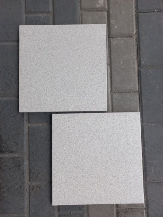 GRES TECHNICZNY JASNO SZARY 30X30 12mm GAT.1